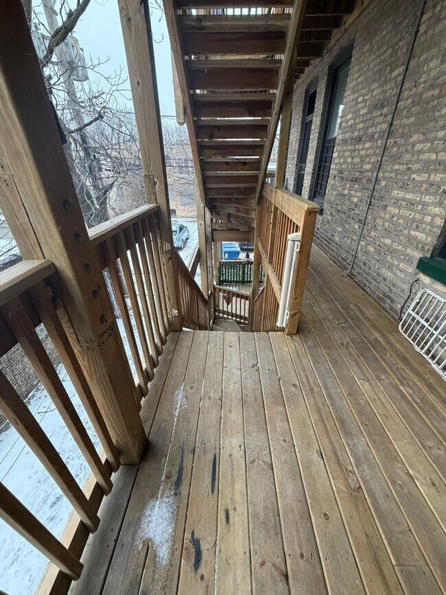 Building Photo - 4108 N Southport Ave