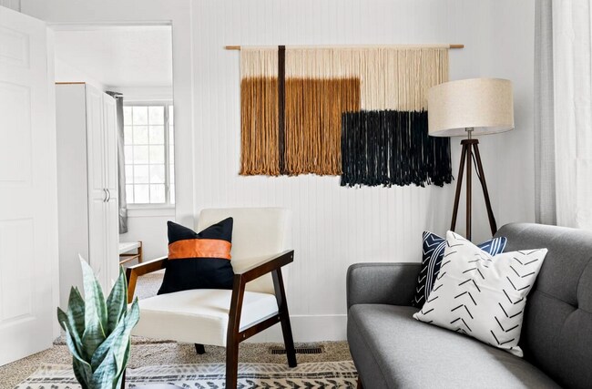 Building Photo - 1905 5th St S