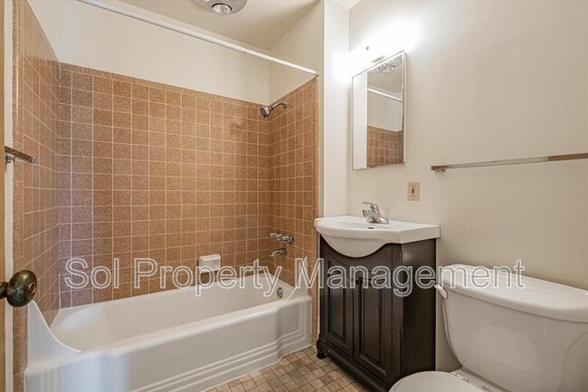 Building Photo - 515 Cayuga St