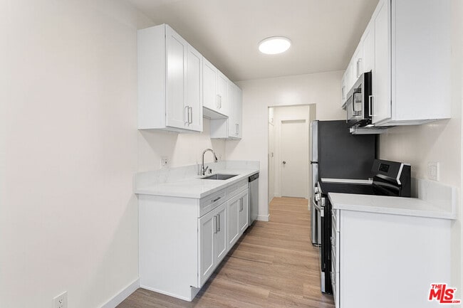 Building Photo - 1433 Brockton Ave