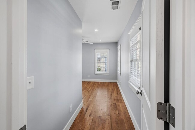 Building Photo - 57 Hanover St