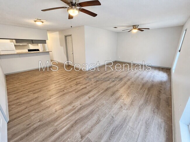 Building Photo - 15061 Polk St
