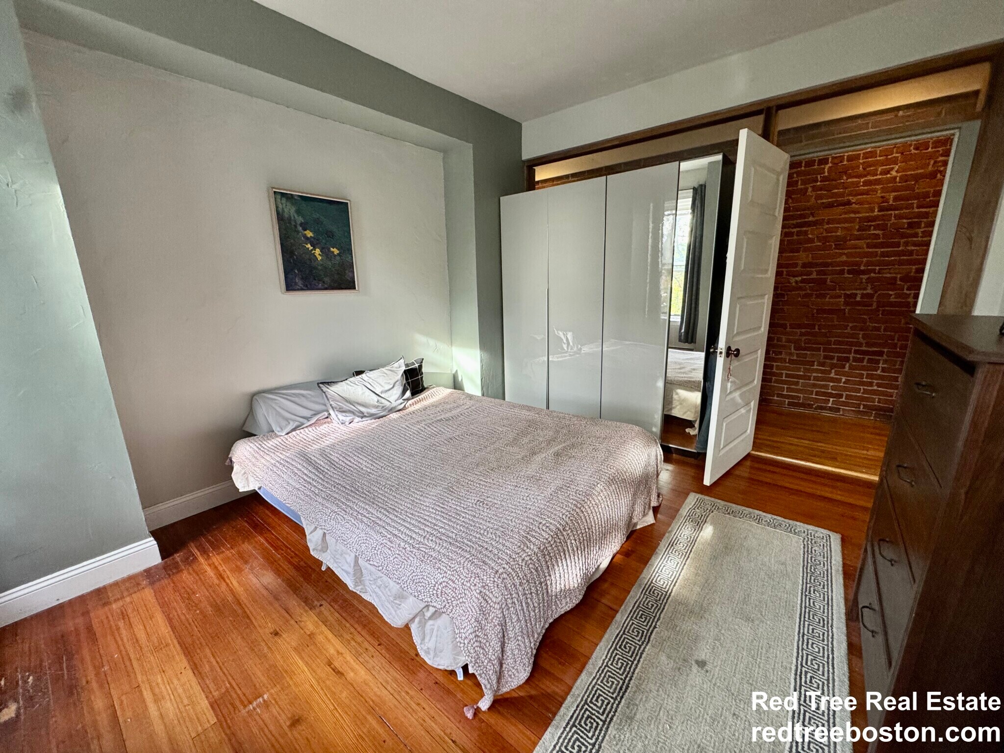 Building Photo - 48 Kent St