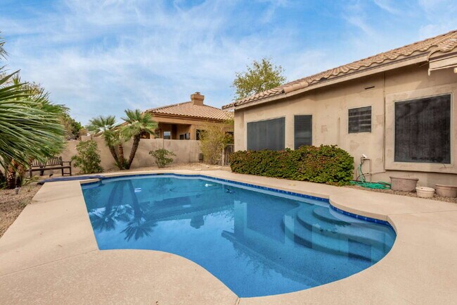 Building Photo - "Discover Your Dream Oasis: Spacious 4-Bedroom Retreat in Scottsdale's Paradise Drive!"