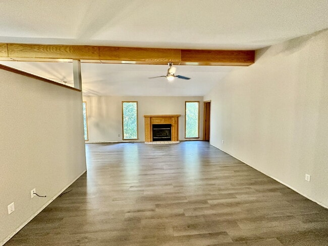 Building Photo - 25 N Cerney Ln