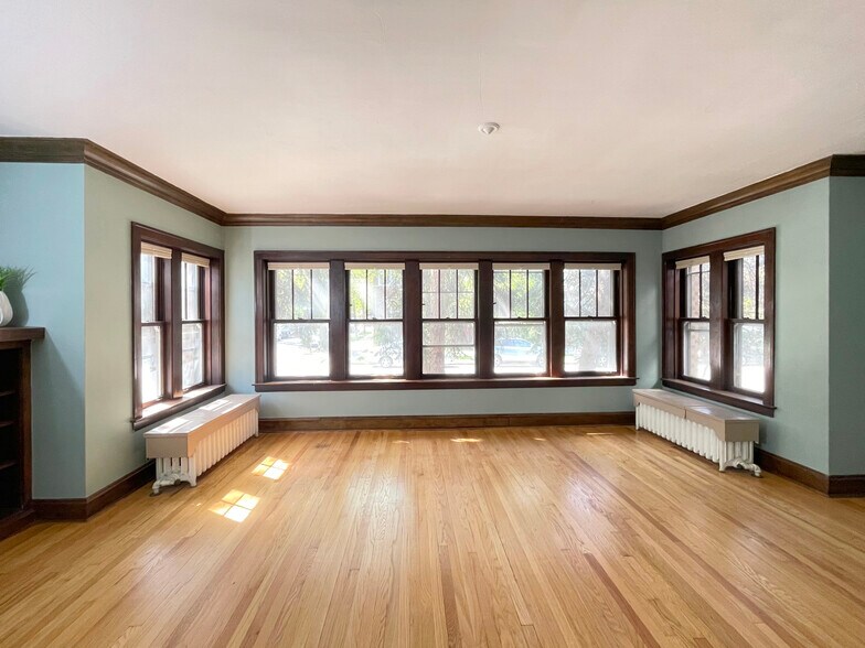 Living Room Bay Window - 4100 W Newport Ave