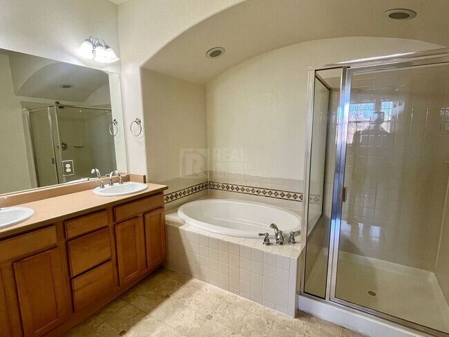 Building Photo - 10829 Tincup Creek Point