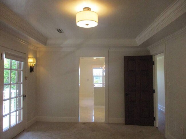 Building Photo - Stunning 4 Bedroom Home in North End Tacoma