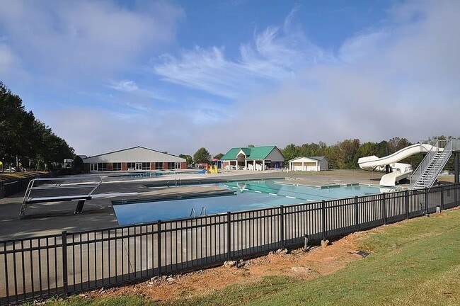 Building Photo - Two Story townhome in Clayton