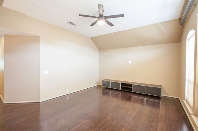 Building Photo - 11544 Blackhawk Dr