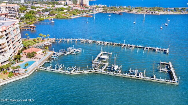 Building Photo - 102 Riverside Dr