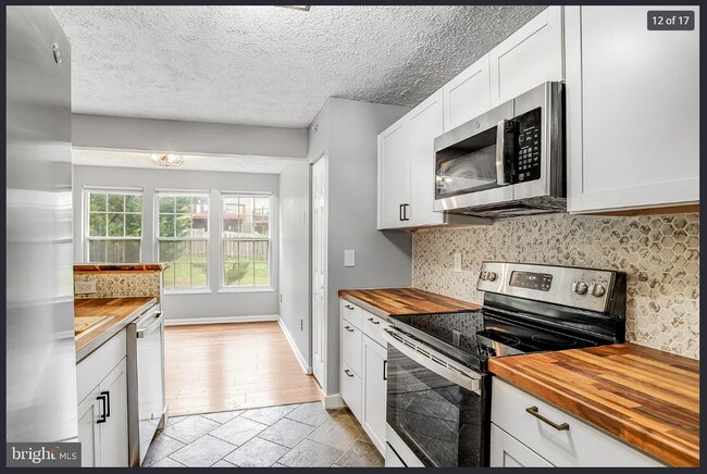Building Photo - 5620 Avonshire Pl
