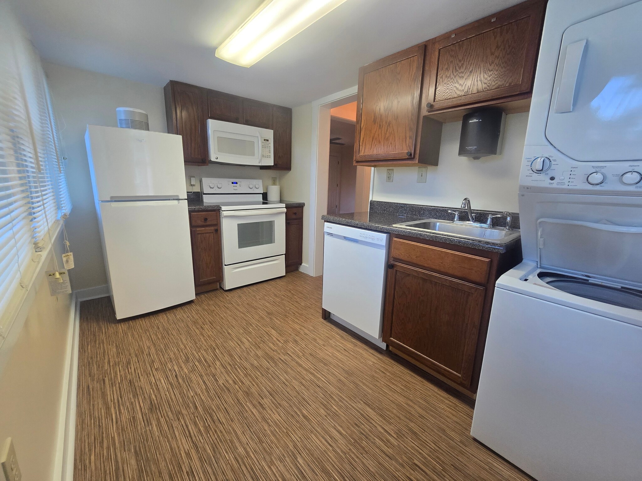 kitchen - 142 Carlton Rd