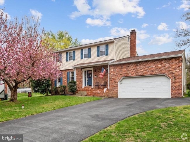 Building Photo - 1525 Palm Ct