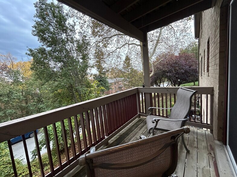 Building Photo - 4003 Eastview Ln