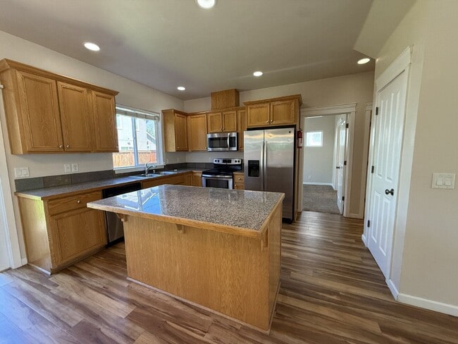 Building Photo - 5591 King Arthur Ct