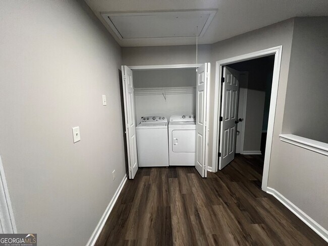 Building Photo - 117 Primrose Dr