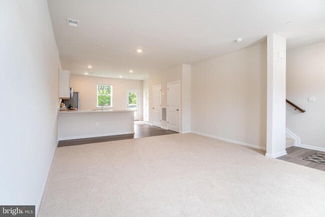 Building Photo - 846 Derwent Ln