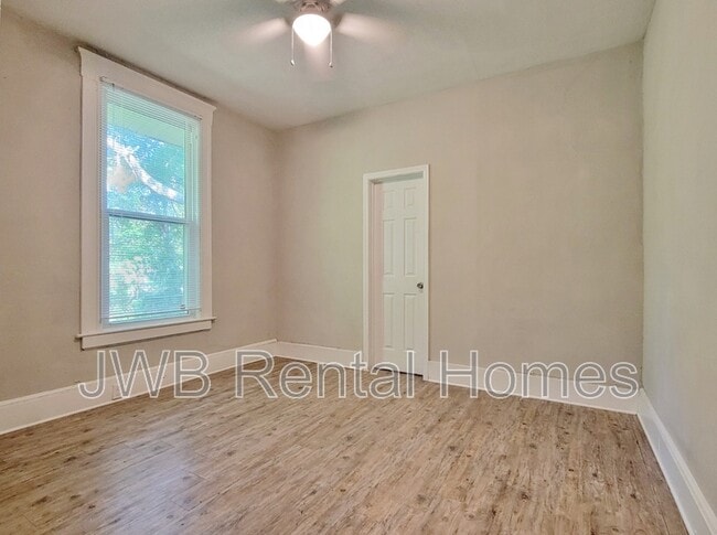 Building Photo - 3358 Dillon St