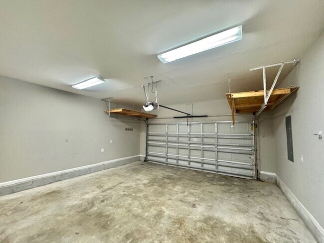 Building Photo - 126 Farrah Ave