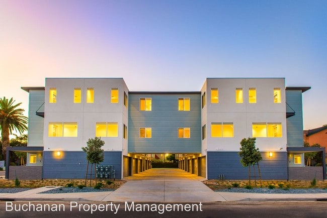 Building Photo - 2902-2912 Jarvis St