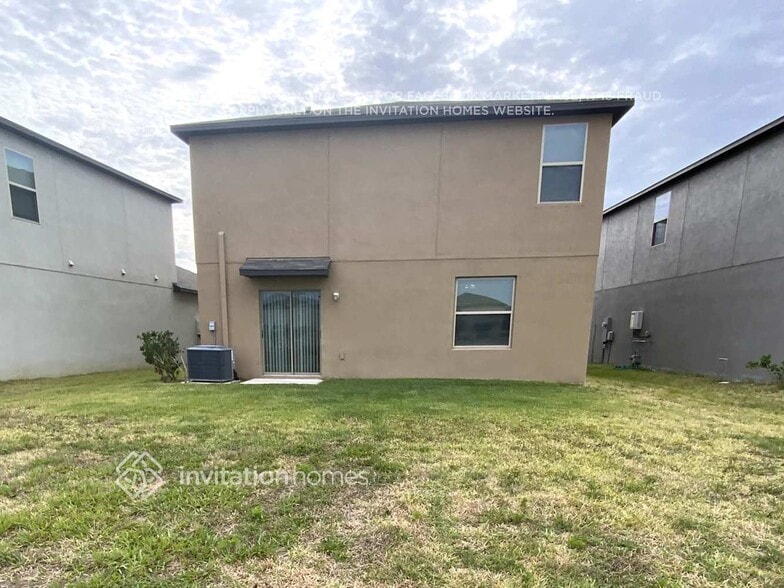 Building Photo - 5140 White Chicory Dr