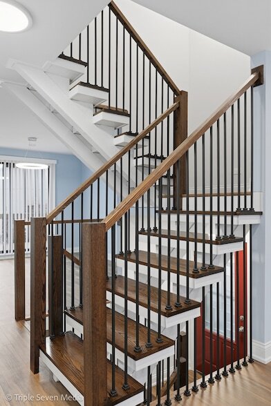 Building Photo - 777 E Golfview Dr