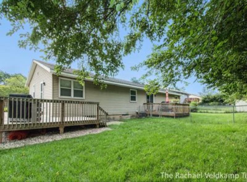 Building Photo - 3719 Kalamazoo Ave SE