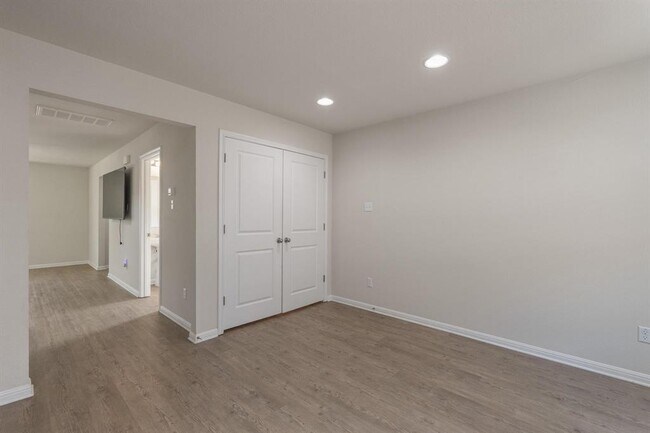 Building Photo - 18000 Malnati Dr