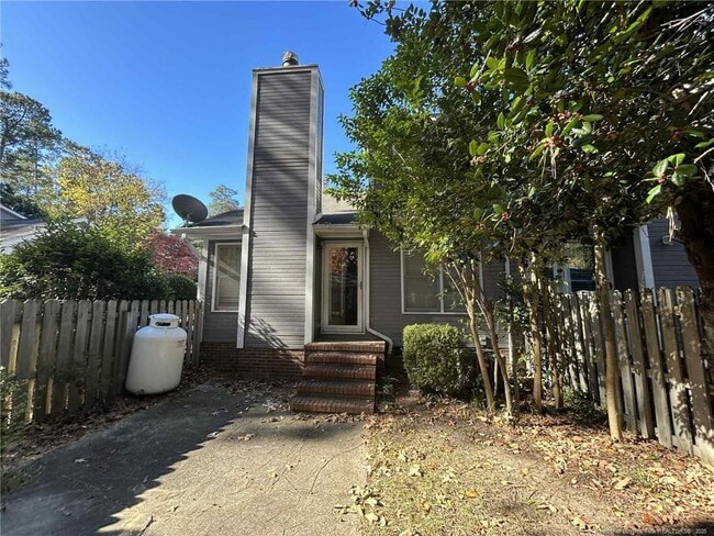 Building Photo - 2410 Fairfax Pl