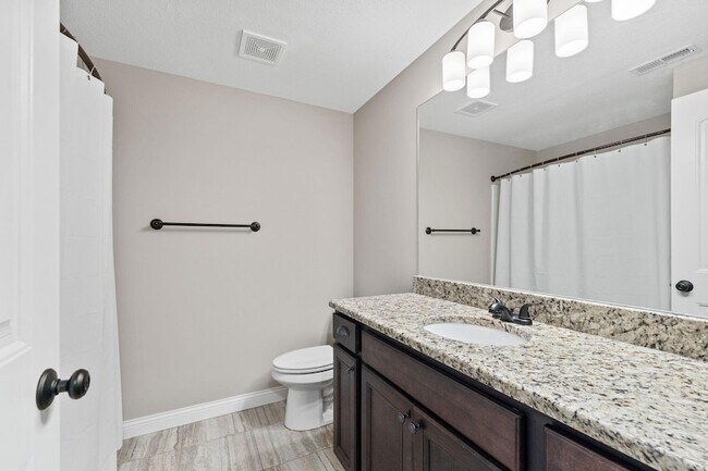 Building Photo - 1605 Labrador Dr