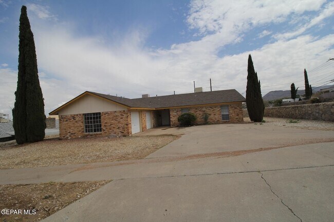 Building Photo - 3406 Moonlight Ave