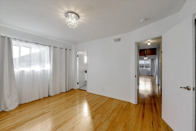 Building Photo - MID-CENTURY MODERN ON WILLOW GLEN BORDER -  SPACIOUS LOT