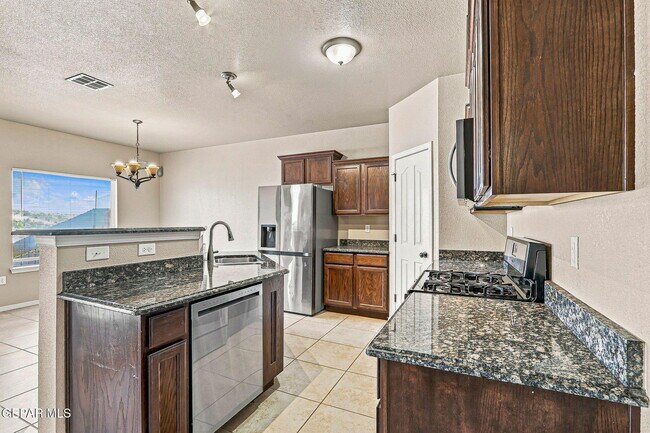Building Photo - 641 Bariloche Dr