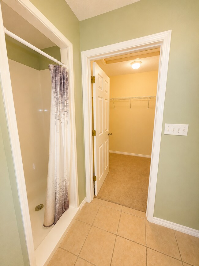 Building Photo - 4821 Acorn Dr