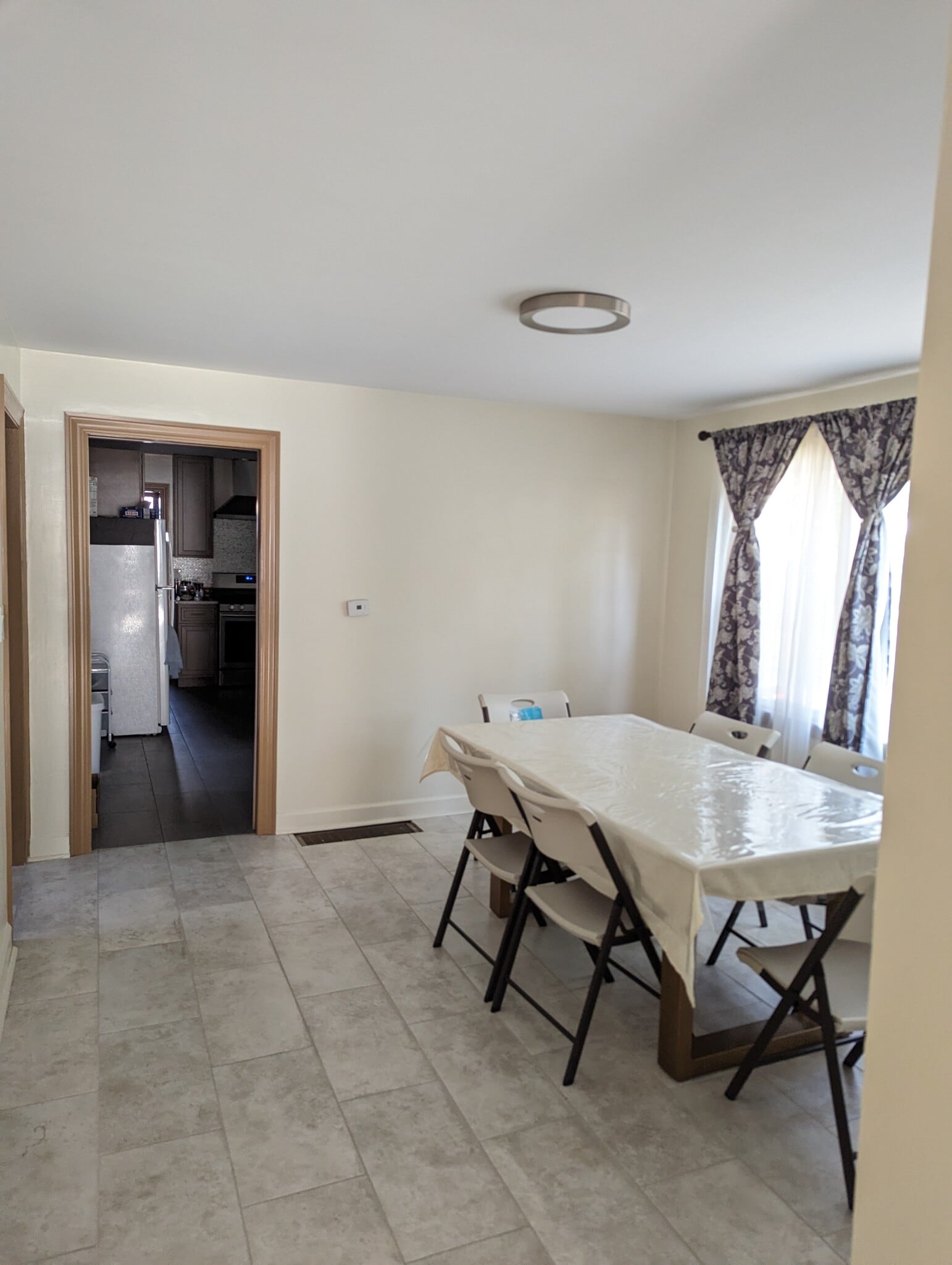 Building Photo - 3322 W Catalpa Ave