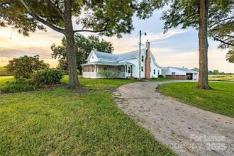 Building Photo - 36188 A Esther Rd