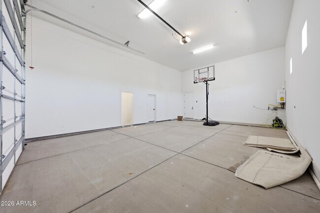 Building Photo - 6896 E Lomas Verdes Dr