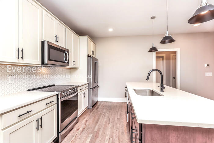 Building Photo - 208 Thompson Park Dr