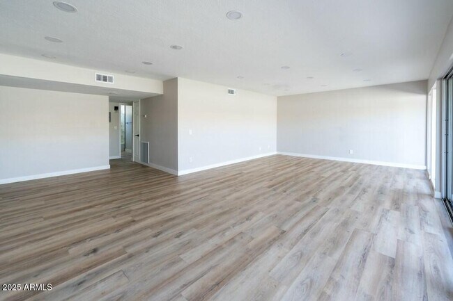 Building Photo - 6767 N 7th St