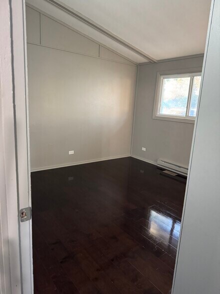 Building Photo - 502 E Emmons St