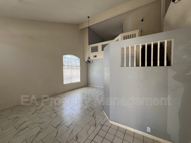Building Photo - 4009 Pasaje Pl NW