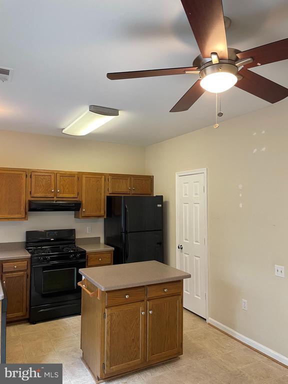 Building Photo - 7140 Westfield Ct