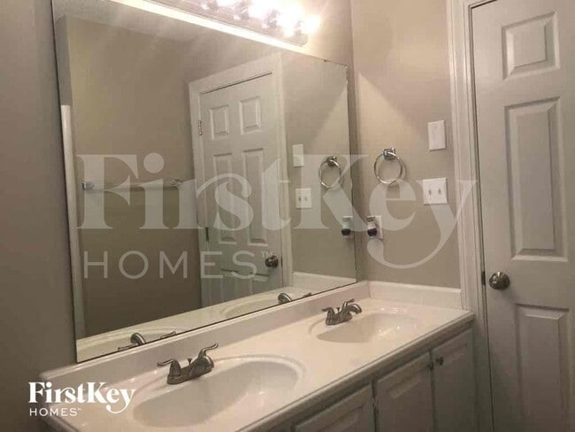 Building Photo - 3801 Blairwood St