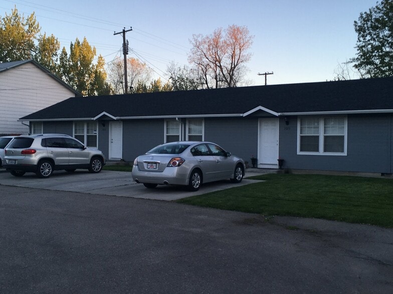 Building Photo - 3923 W Garnet St