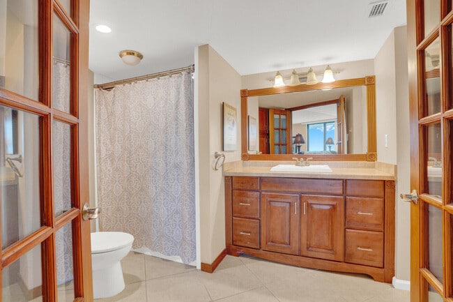 Building Photo - 5420 N Ocean Dr