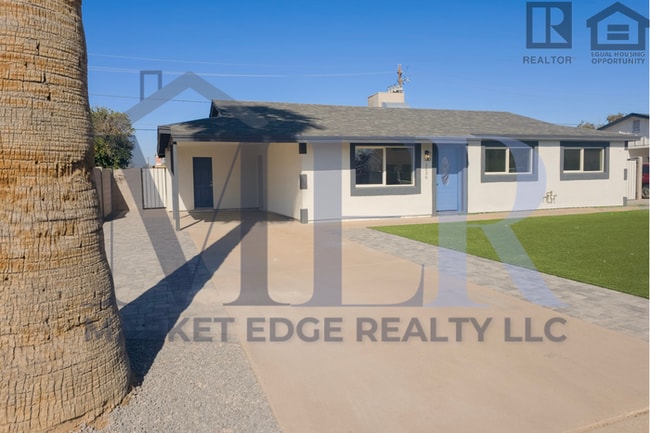 Building Photo - 4Bed/2Bath House at University/Dobson--Complete Remodel w/Pool!