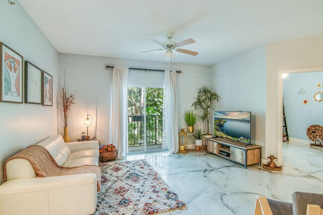 Building Photo - 360 Crestwood Cir