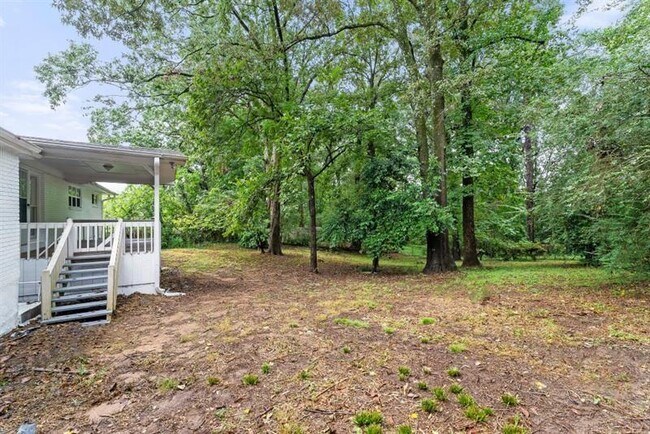 Building Photo - 2352 Elmwood Cir SE