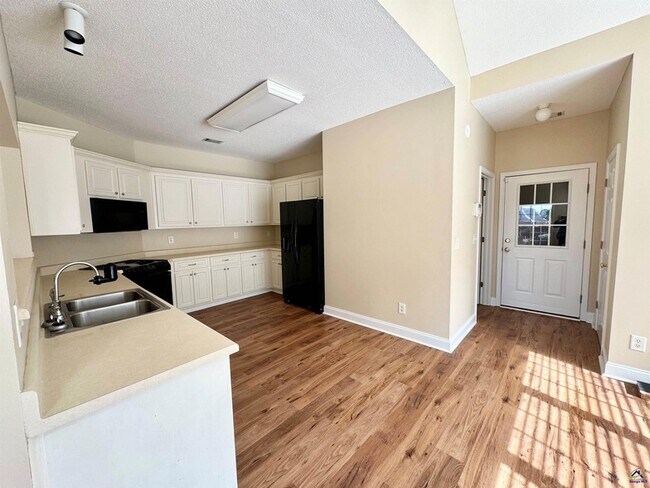 Building Photo - 218 Carrington Ln